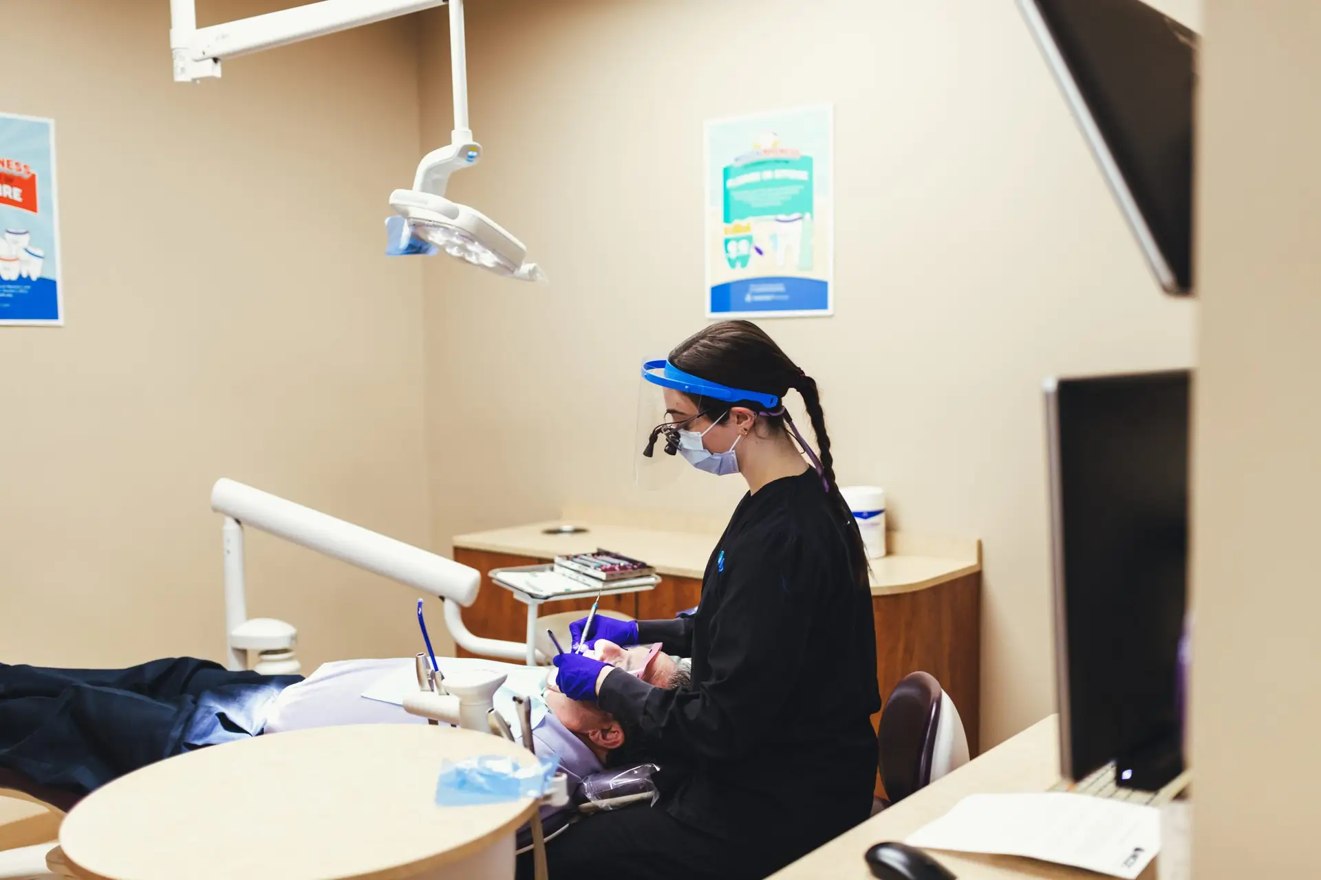 Read more about the article Gum disease: What is it, Symptoms, and Treatment